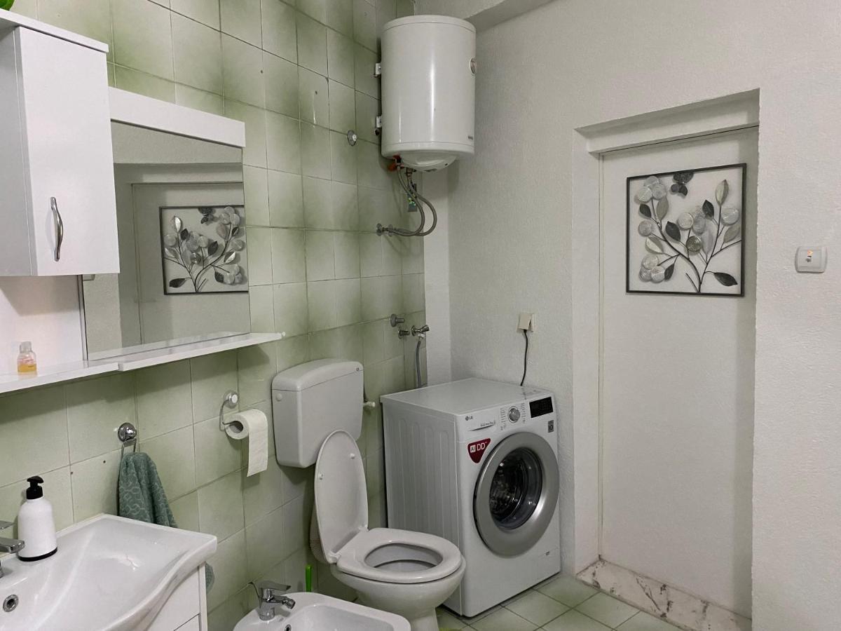 Luka Apartment Улцин Екстериор снимка